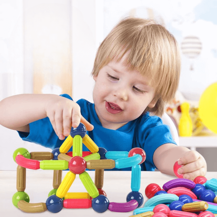 Jeu de construction magnetique StickyMagnet Les Aventures de Bebe